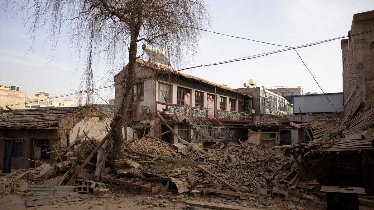 Chiny. Trzęsienie ziemi w rejonie Xinjiang 