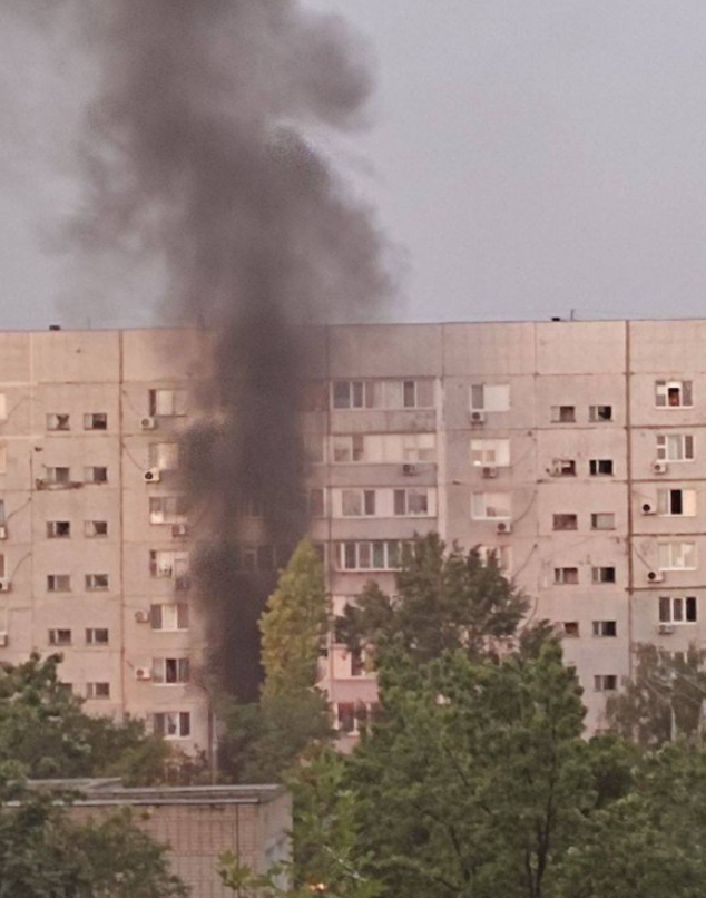 Ostreľovanie mesta Enerhodar pri záporožskej elektrárni.