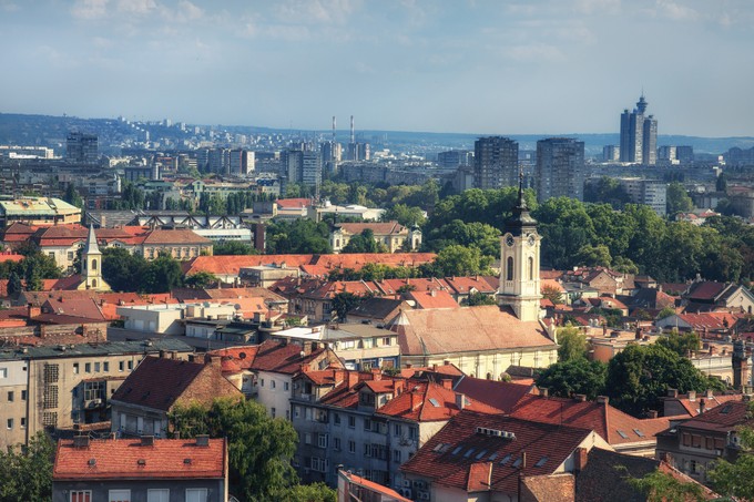 Szerbia: hiába romlik a helyzet, továbbra sem szigorítanak