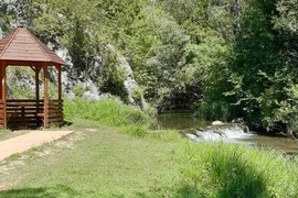 ZABORAVLJENA BANJA je NESTVARNI DRAGULJ juga Srbije, a nije skupa: "Ovo je raj na zemlji, a lekovita voda diže na noge"