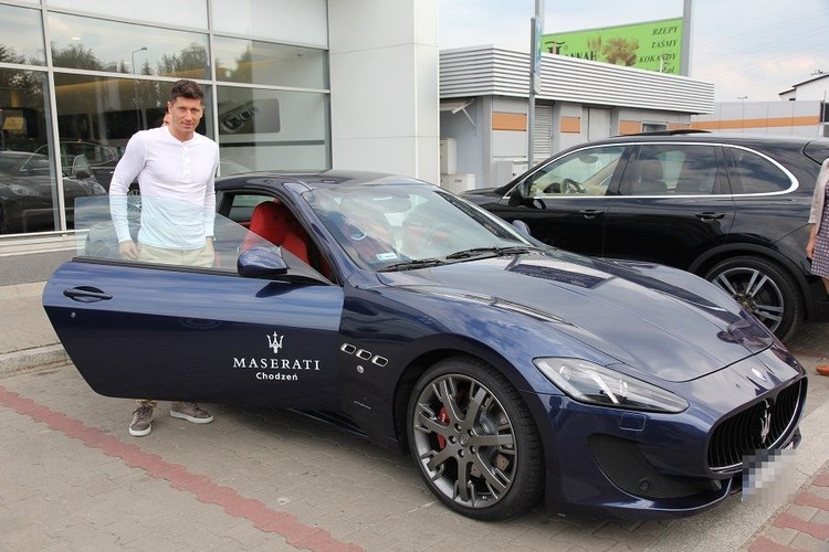 Robert Lewandowski i Maserati GranTurismo Sport