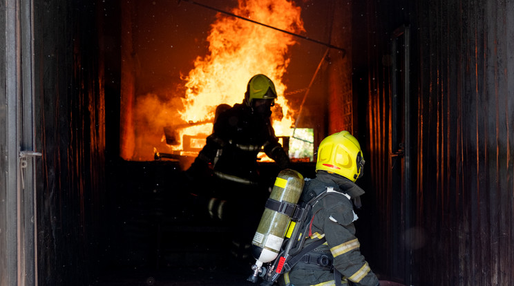 Kazincbarcikai hétvégi házba riasztották a tűzoltókat szombaton késő este. Szörnyű tragédiával végződött az tűzeset. / Illusztráció: Northfoto