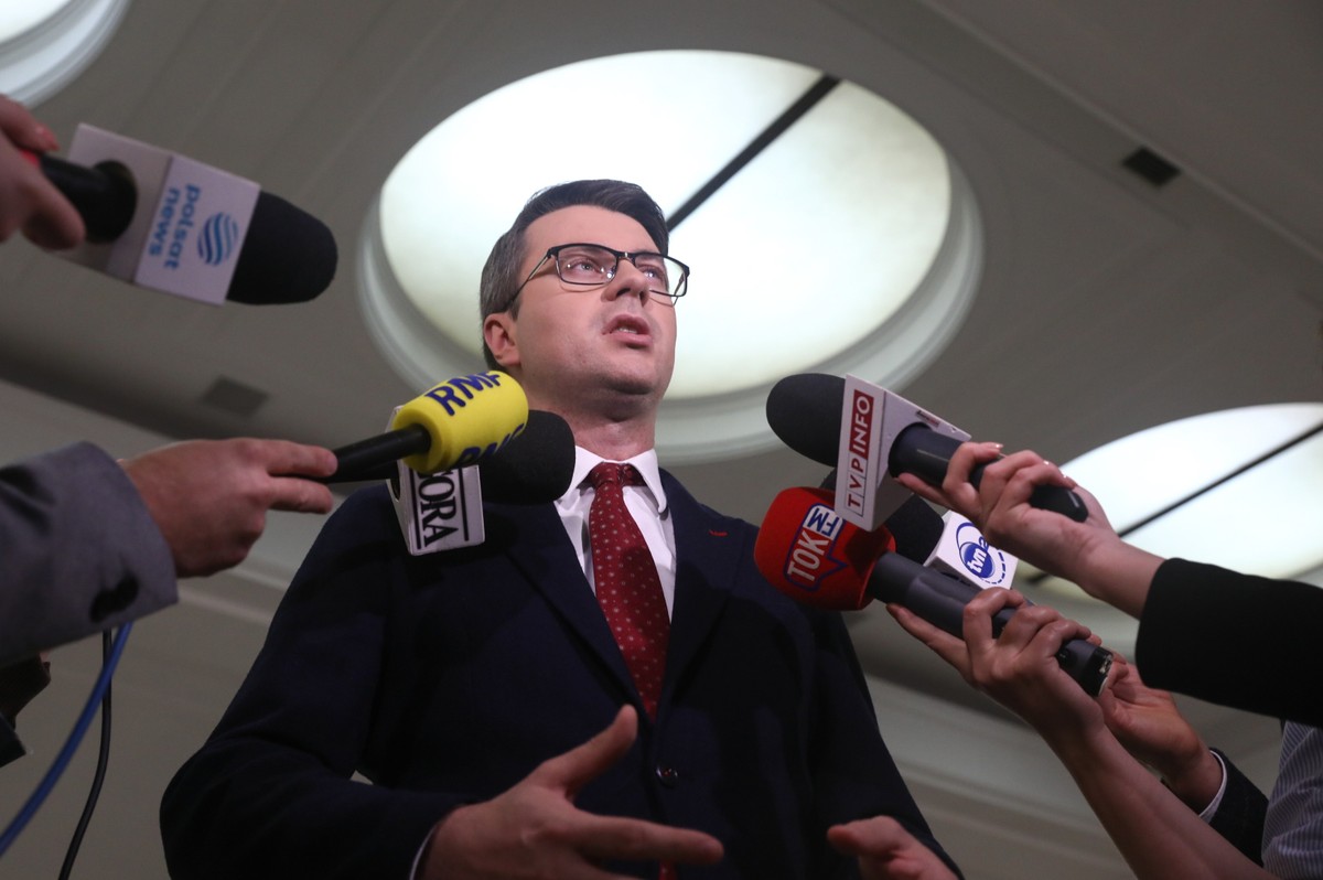 Rzecznik rządu Piotr Mueller