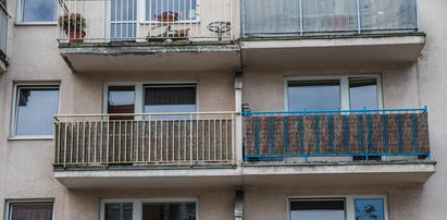 "Balkonowa balustrada jest niebezpieczna. Co robić?" Podpowiadamy!