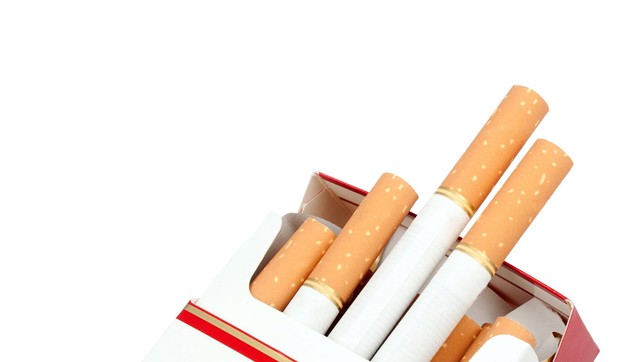 389457_cigarete-shutterstock58826809