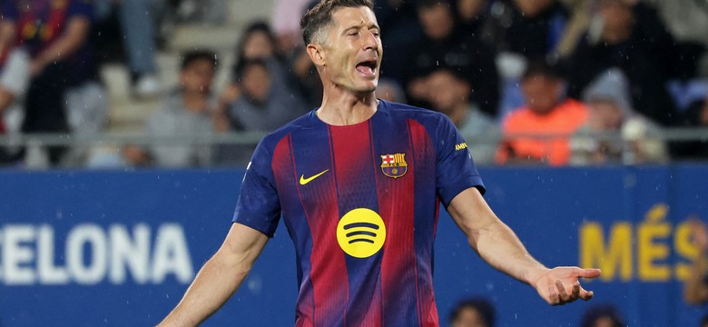 Lewandowski "złym policjantem" w Barcelonie. Nie dostał poparcia od kolegów z drużyny