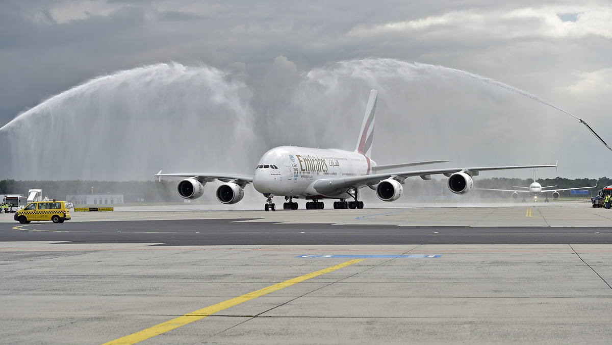 Linie lotnicze Emirates dodały dziś Frankfurt do swojej rosnącej listy miast obsługiwanych przez A380. Dzięki temu liczba połączeń w siatce A380 w barwach Emirates wynosi obecnie 30.