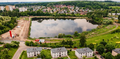 Na dnie stawu Kalina zalega pół metra trucizn! Rozpoczęło się usuwanie chemikaliów