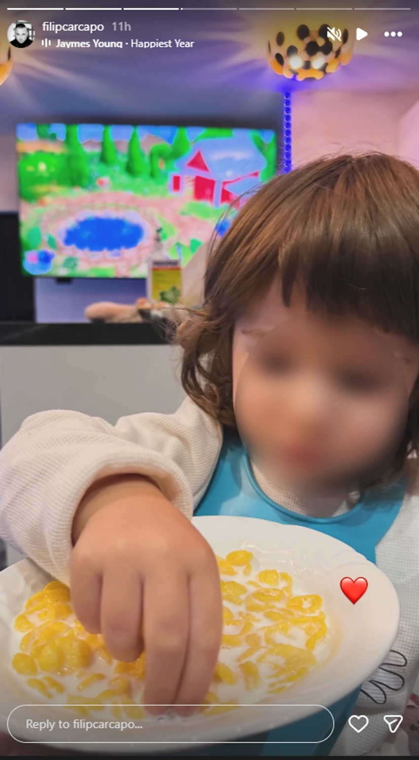 Filip Car napravio ćerki Leoni neodoljivu frizuru, obukao joj haljinu i stavio ogrlicu: Ovako je tata sredio mezimicu