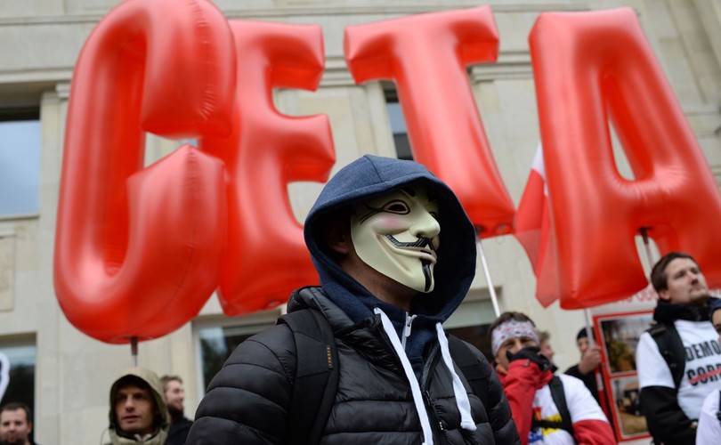 Protest przeciwko przyjęciu umów o wolnym handlu umów o wolnym handlu z USA - TTIP i Kanadą - CETA