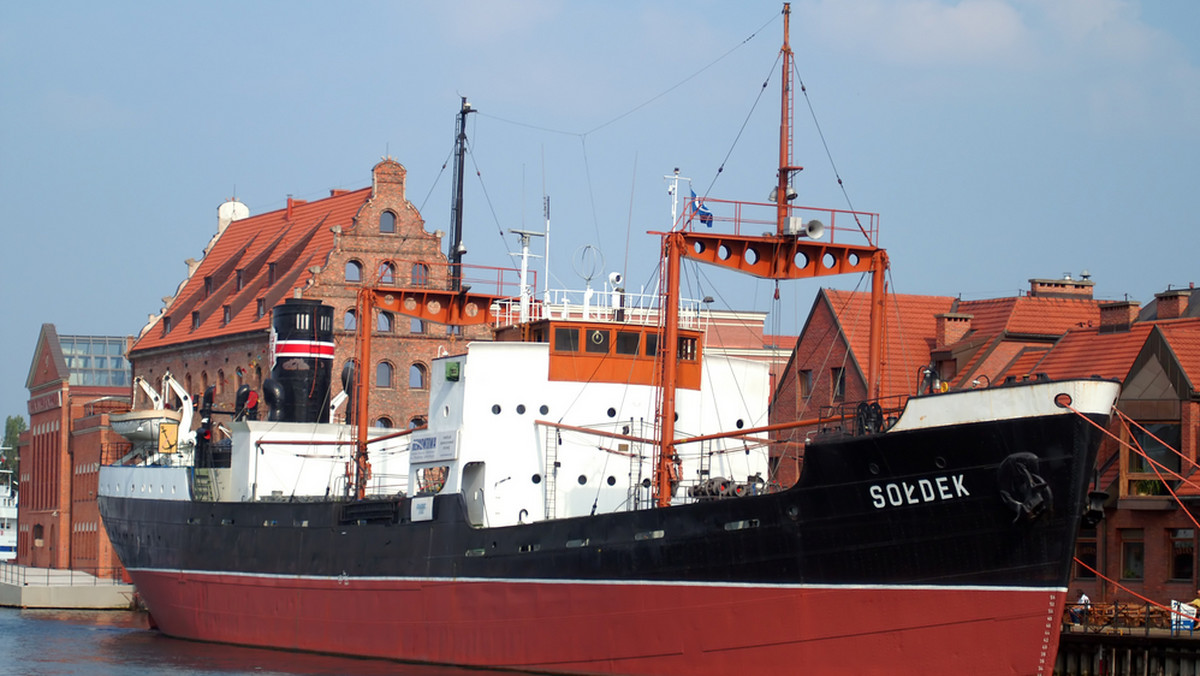 Dwa statki - s.s. "Sołdek" oraz "Dar Pomorza" i 25 tysięcy innych eksponatów, z który wiele zostało wydobytych własnoręcznie z dna morza przez pracowników - to największa chluba Centralnego Muzeum Morskiego w Gdańsku, obchodzącego właśnie 50-lecie istnienia.