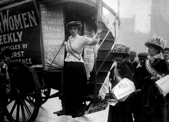 Demonstracja angielskich sufrażystek. Zdjęcie z ok. 1905 r.