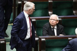 Warszawa, 06.04.2020. Prezes PiS Jarosław Kaczyński  oraz szef Porozumienia Jarosław Gowin w sejmie.  