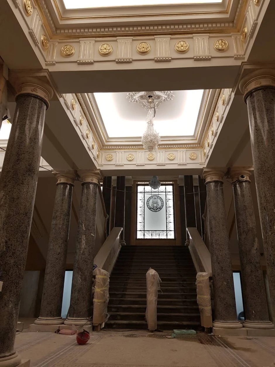 Ulazni hol sa Trga republike