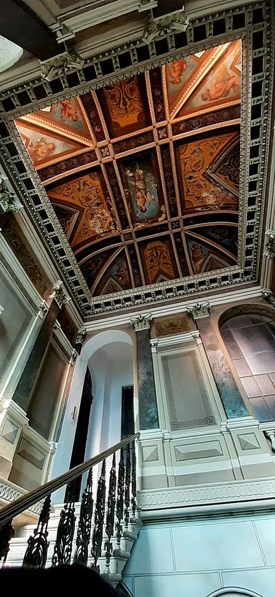 Freske u Manpojlović palati 