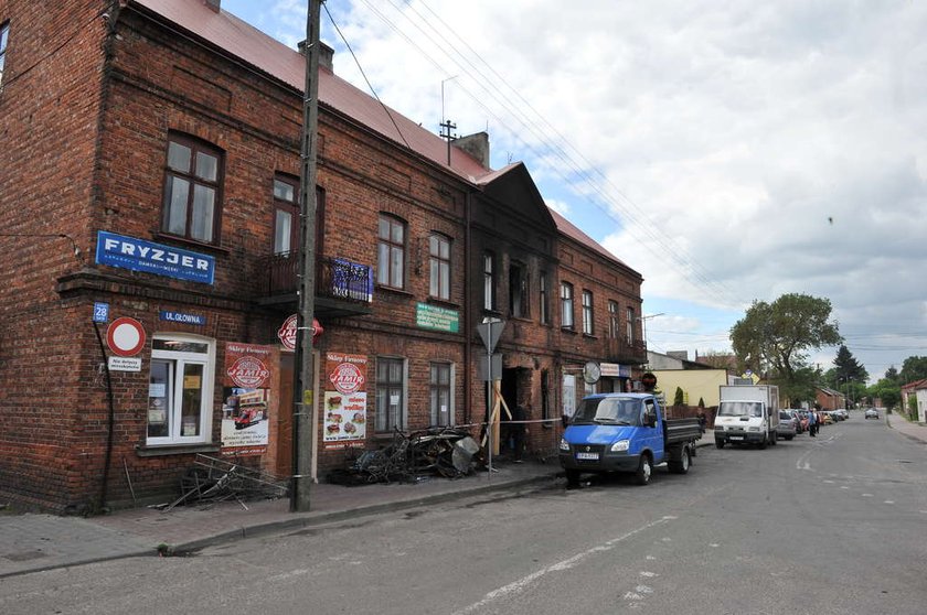 Samochód wjechał w dom