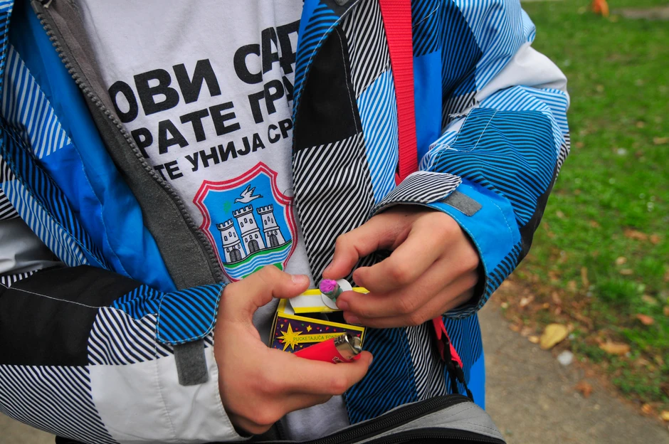 Još jedan od problema je i nelegalna upotreba petardi i vatrometa