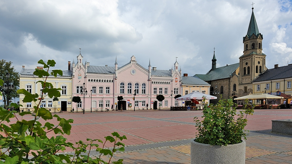 Ścieżka spacerowa "Śladami rodu Beksińskich" powstała w Sanoku (Podkarpackie). Beksińscy do Sanoka przybyli w pierwszej połowie XIX wieku - poinformowała w środę rzeczniczka sanockiego magistratu Agnieszka Frączek.