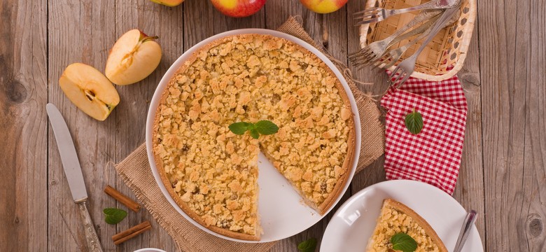 Fit szarlotka z orzechami. To ciasto można jeść na diecie