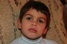 Dečak sa slike Srbima je postao NOĆNA MORA i čovek kog danas I VOLE I MRZE U ISTO VREME: Kad se pojavi u blizini JEDNE OSOBE, želudac im se okrene od treme