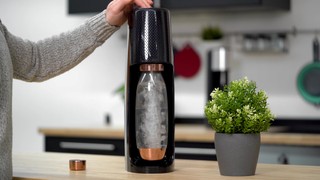 Można napełnić cudzą butlę i nalepić na nią etykietę własnej firmy