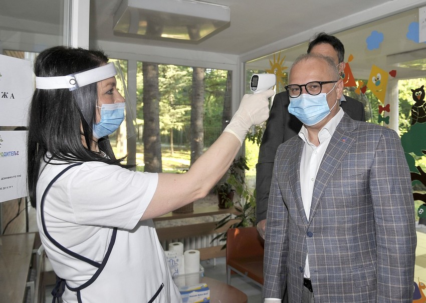 Merenje temperature na ulazu u vrtiće