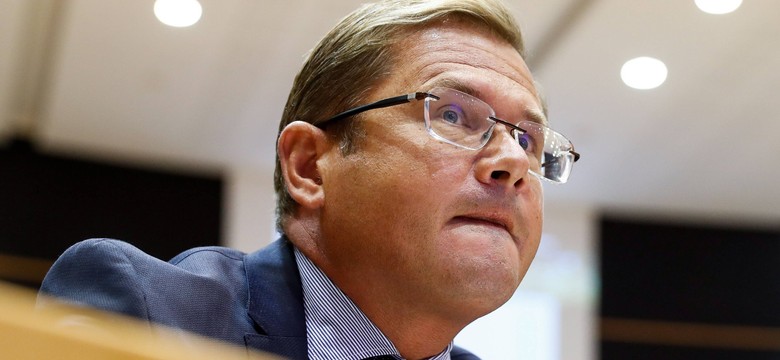 Sadoś dementuje informacje o złagodzeniu sankcji wobec sektora lotniczego Rosji