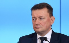 Rządową limuzyną z dziećmi do kina? Błaszczak: Nie przyjadę na rowerze przecież