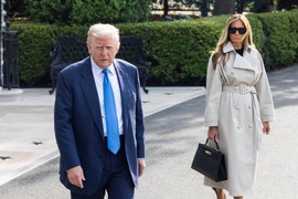 "Tramp i Melanija više NE ŽIVE U BRAKU, prva dama NAPUSTILA BELU KUĆU": Svetski mediji bruje o RAZVODU, stiglo i saopštenje - "Ti si IMBECIL šupljeg mozga!"