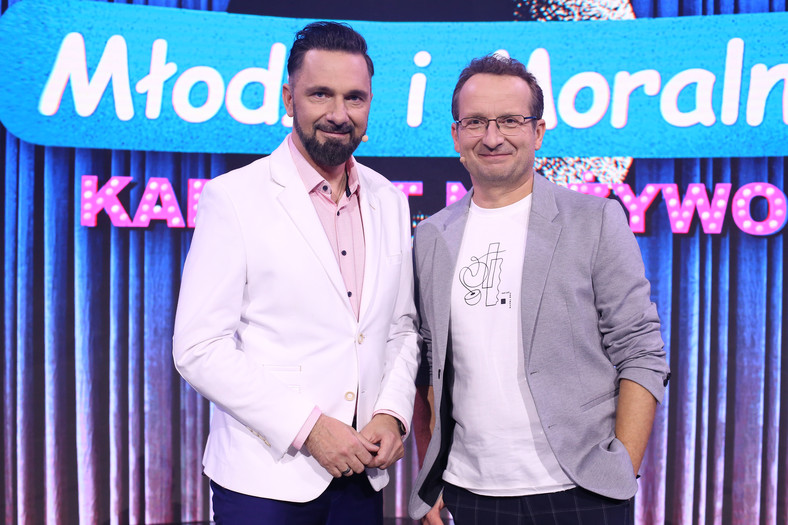 Robert Korólczyk i Robert Górski w programie "Kabaret na żywo. Młodzi i moralni"