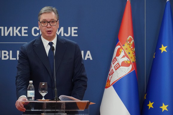 Vučić rabinu Asielu i Jevrejskoj zajednici čestitao Hanuku: "Od srca želim da Vam ovaj praznik donese obilje mira, zdravlja i radosti"