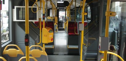 Kierowca wysikał się w autobusie. Stracił pracę