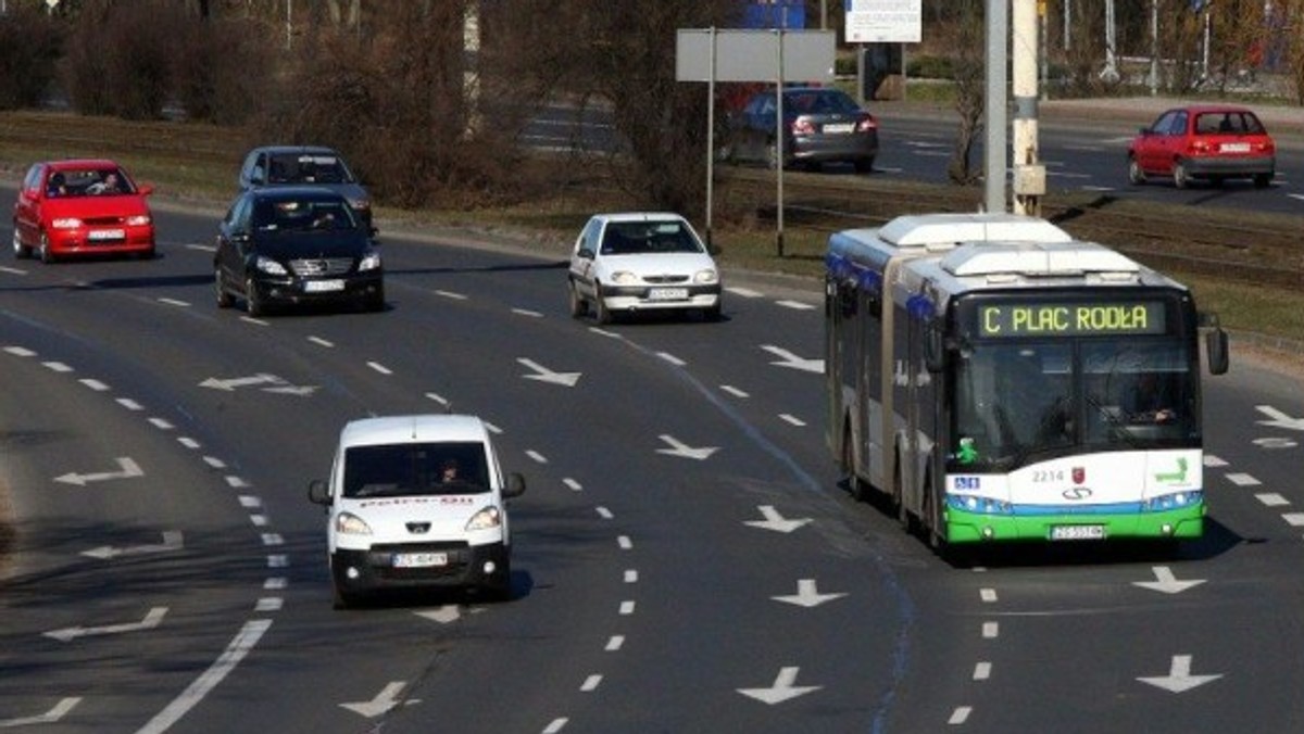 Po nowym roku możemy spodziewać się istotnych zmian w siatce połączeń. Przede wszystkim rusza remont Alei Piastów. Autobus zwykły pojedzie przez Żelechową, a na Obwodnicy Śródmiejskiej pojawi się autobus, który połączy Bezrzecze z Drzetowem.