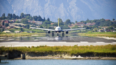 Grecja prywatyzuje 14 regionalnych lotnisk, m.in. na Mykonos, Santorini, Korfu i Rodos