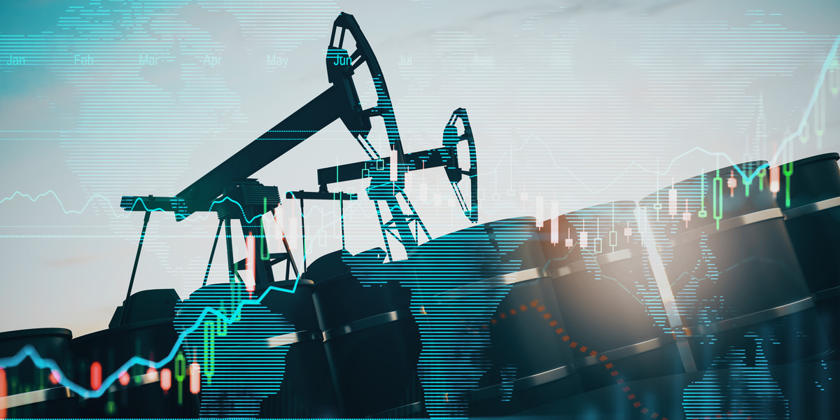Ceny ropy. Cięcia produkcji przez OPEC+ tworzą presję na wzrost cen. 