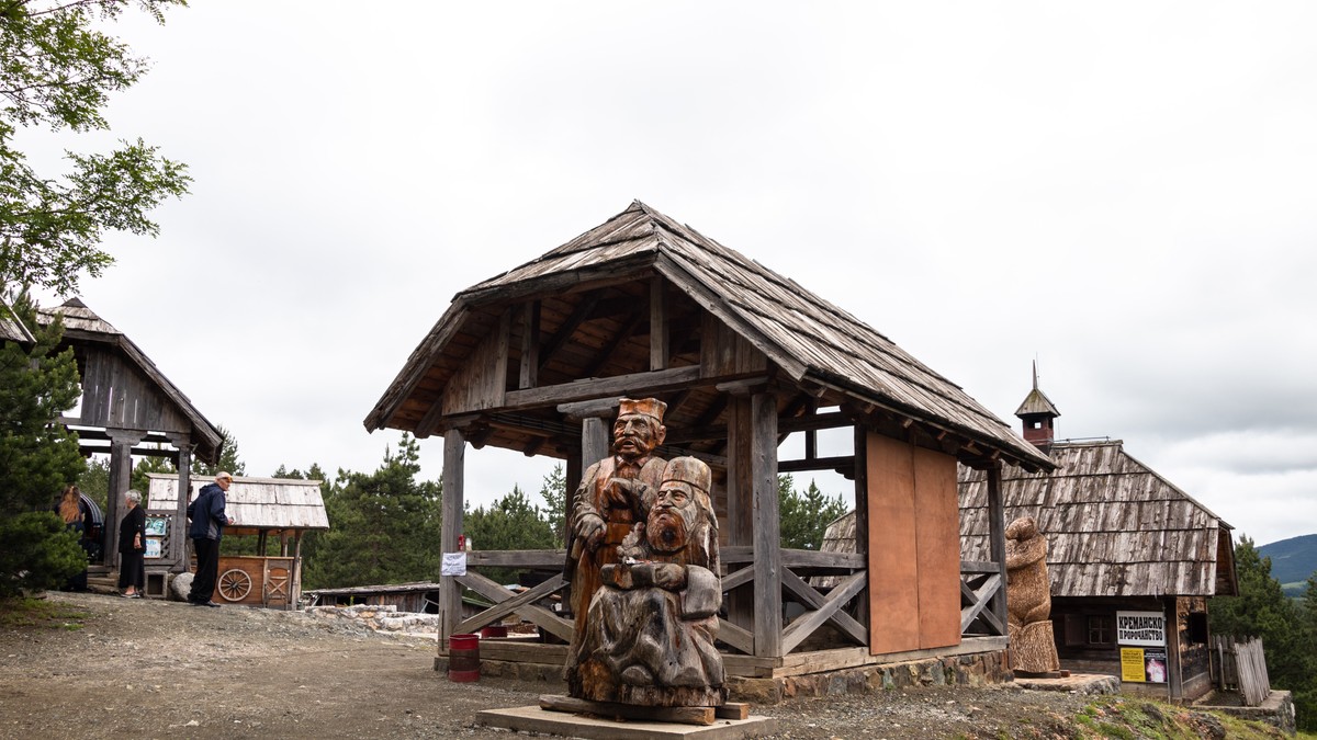 Kremensko proročanstvo: Tarabići predvideli da će se 2026. svet lomiti kao staklo