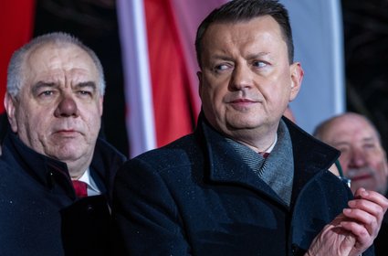 Jacek Sasin i Mariusz Błaszczak przed Trybunałem Stanu? Chodzi o broń