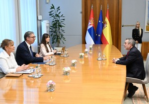  Aleksandar Vučić primio je u oproštajnu posetu ambasadora Kraljevine Španije Huana Hosea Sansa Aparisija