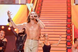 Michał Szpak zakpił z Danuty Holeckiej. "Życzę miłego lotu"