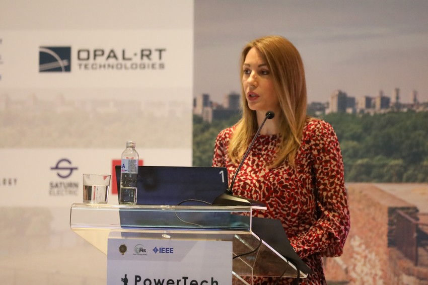 Dubravka Đedović staje na ludi kamen sa Damirom Handanovićem