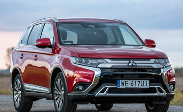 Mitsubishi Outlander Instyle Navi 4WD 2.2 DI-D DPF 156KM 115KW