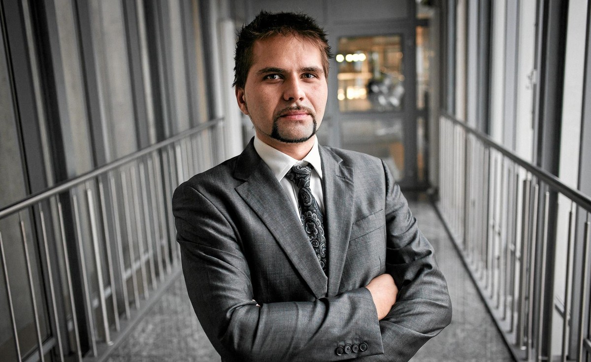 Prof. Krzysztof Pyrć