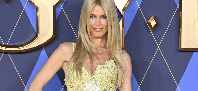 Claudia Schiffer pojawiła się na okładce "Vogue". Nie zabrakło kontrowersji [FOTO]