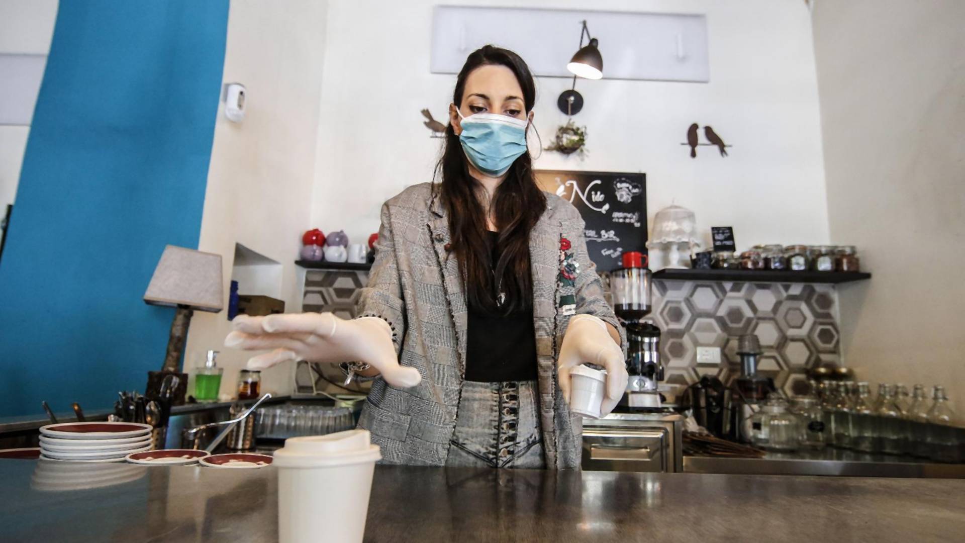 Beograđani su našli način da smanje rizik od zaraze koronom u kafićima i ovo je genijalno