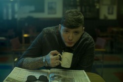 Młody, zdolny, wytatuowany - debiutant James Arthur wszedł już do historii