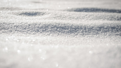 Leesett a második hó: havazik a Kékestetőn – videó