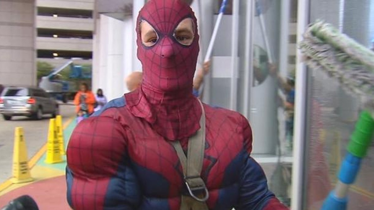 Dziecięcy bohater, który mył okna w amerykańskim szpitalu Nashville został skazany. "Spiderman" już w ubiegłym roku usłyszał zarzuty w związku z produkowaniem i rozprowadzaniem dziecięcej pornografii.