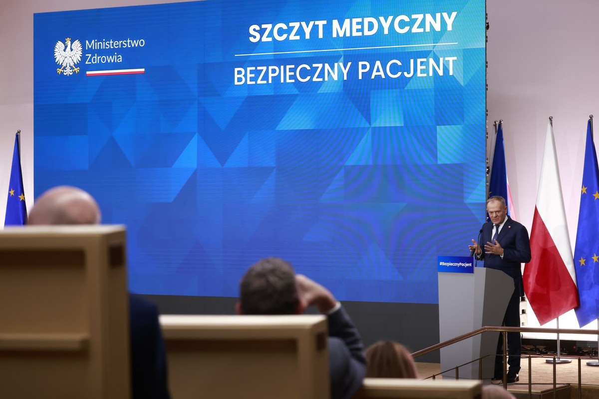 Bezpieczeństwo pacjenta na ostrzu noża? Spór o miliardy i limity na szczycie medycznym