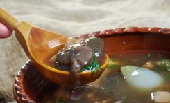 Zupa ze świeżych leśnych grzybów od Ewy Wachowicz ma wyjątkowy smak. Poznaj tajny składnik