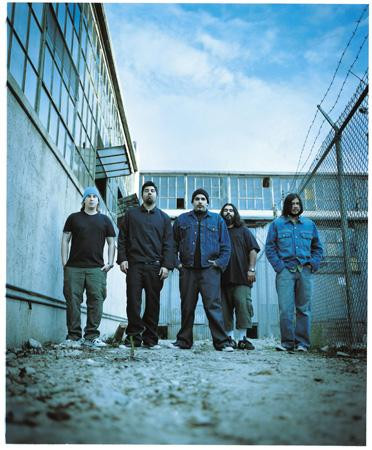 Deftones i dziura w ziemi